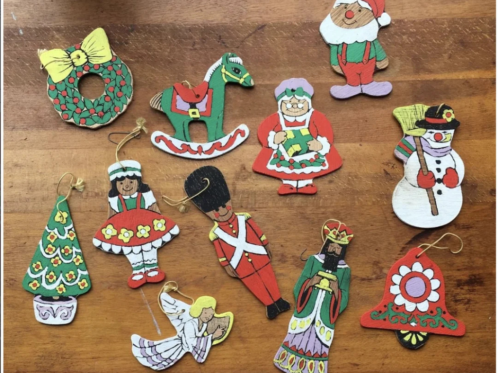 Laser-cut earrings set