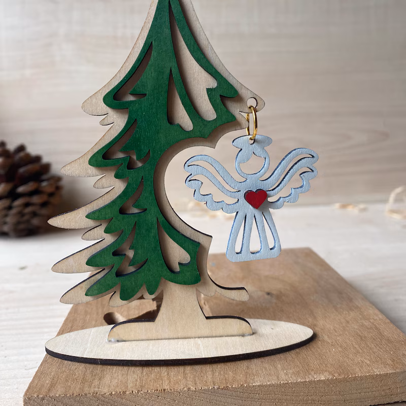 Layered lion panel cut